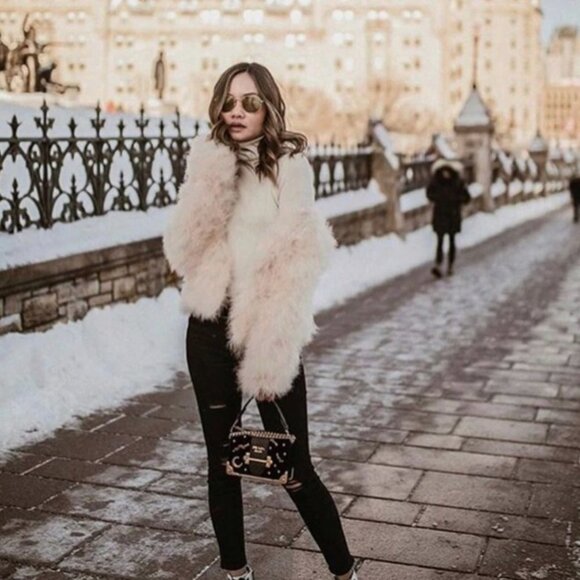 NWOT Ava & Kris Blake Down Feather Jacket White Fluffy Fur Shag Mongolian Coat - Picture 11 of 11